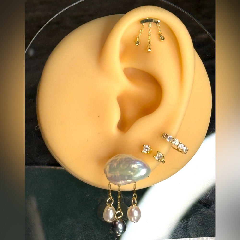 Cloud and Rain Drop Genuine Baroque Pearl stud earrings - Picture 3 of 3